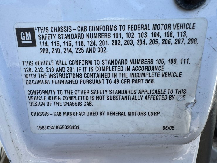 2005-chevrolet-3500hd-image-52