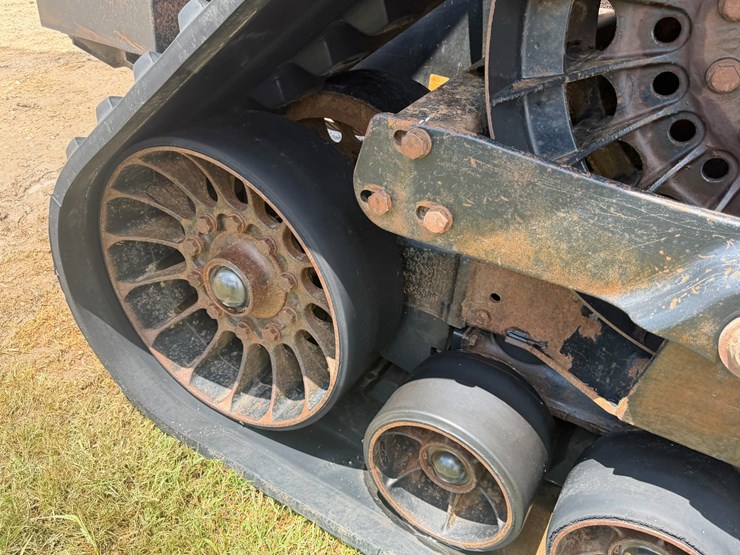 2014-case-ih-470-image-19