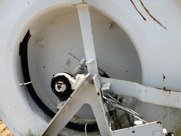 #2282-•-hose-reel-on-mount-image-11
