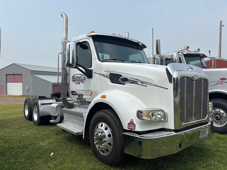 2019-peterbilt-567-image-5