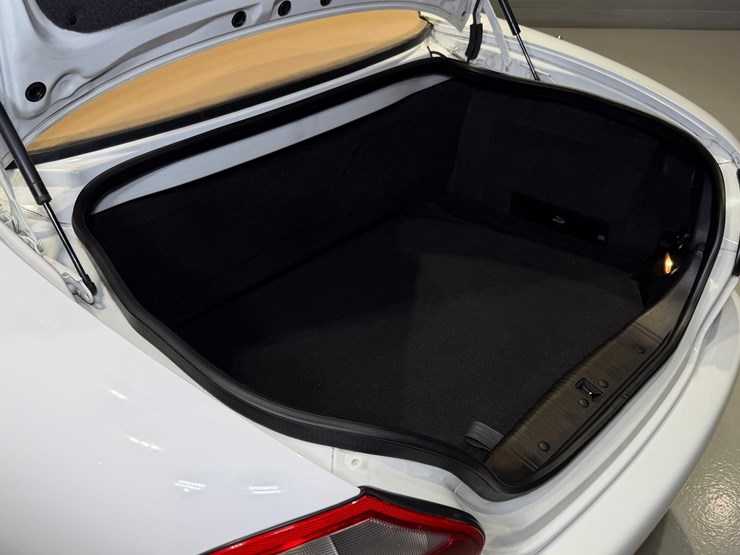#1516-•-1997-jaguar-xk8-convertible-image-75