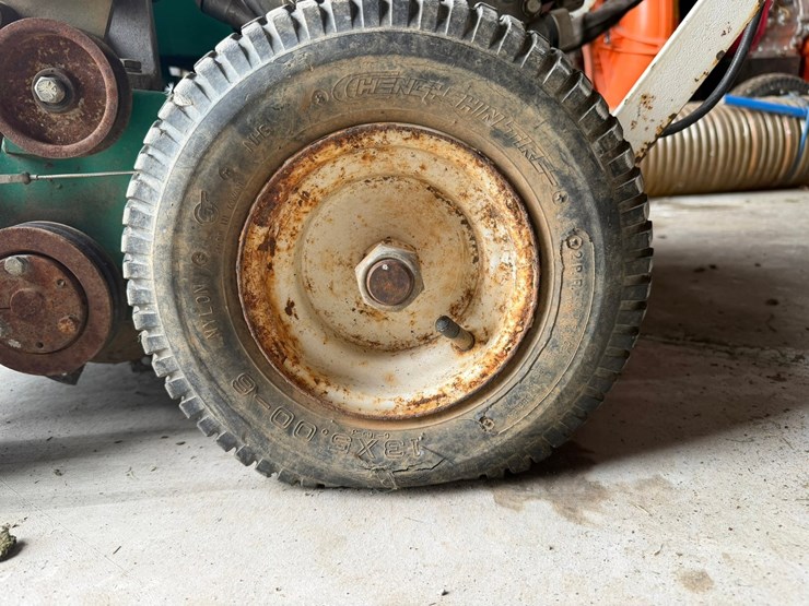 #4058-•-lesco-renovator-20-walk-behind-slit-seeder-image-29