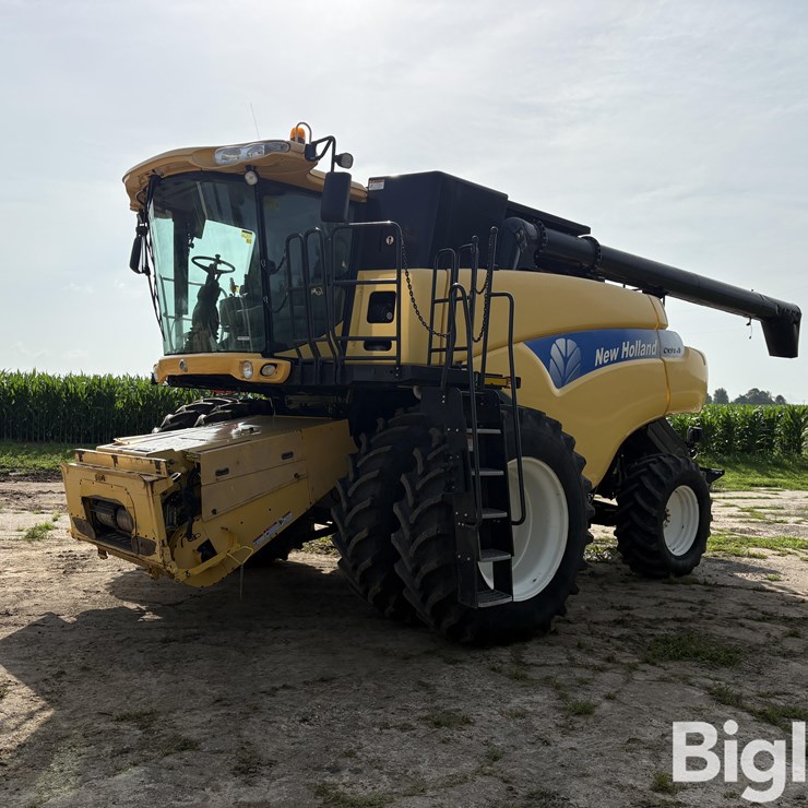 2009 NEW HOLLAND CR9040
