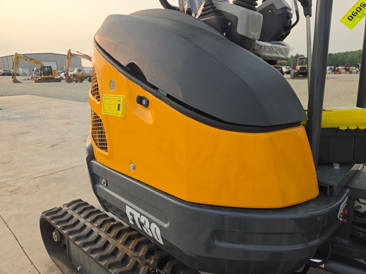 #5090-•-2026-future-ft30-mini-excavator-image-23