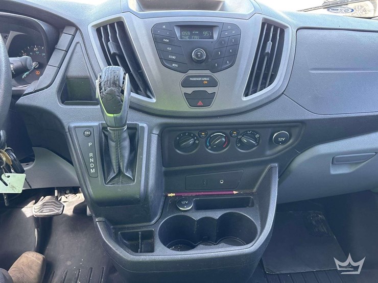 2015-ford-transit-image-16