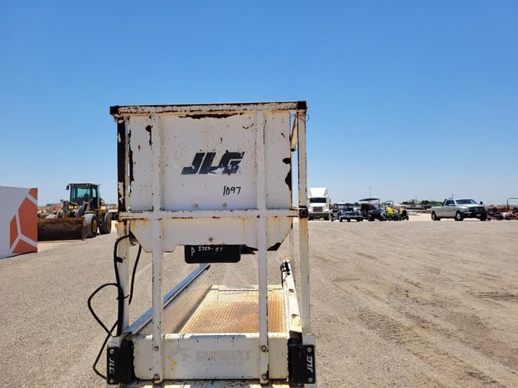 2018-jlg-1932r-image-13
