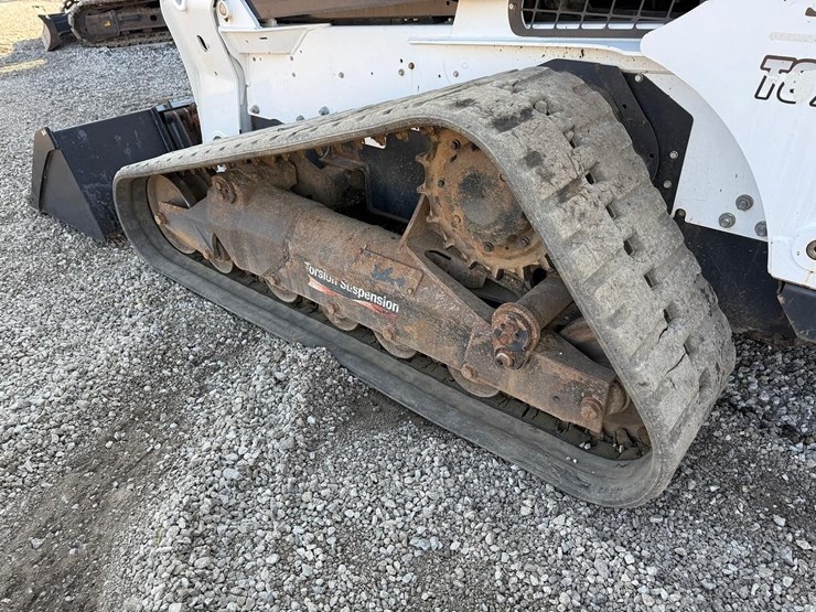 2023-bobcat-t870-image-16