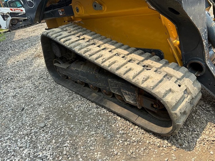 2023-deere-331g-image-12