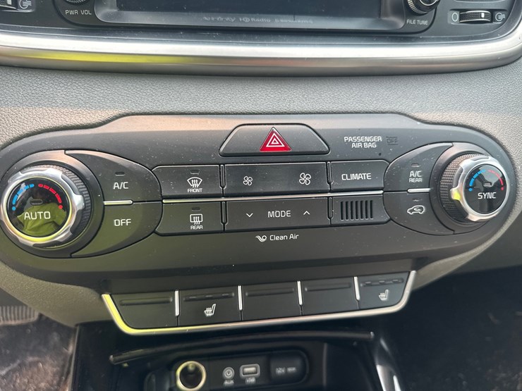 2016-kia-sorento-sx-image-29