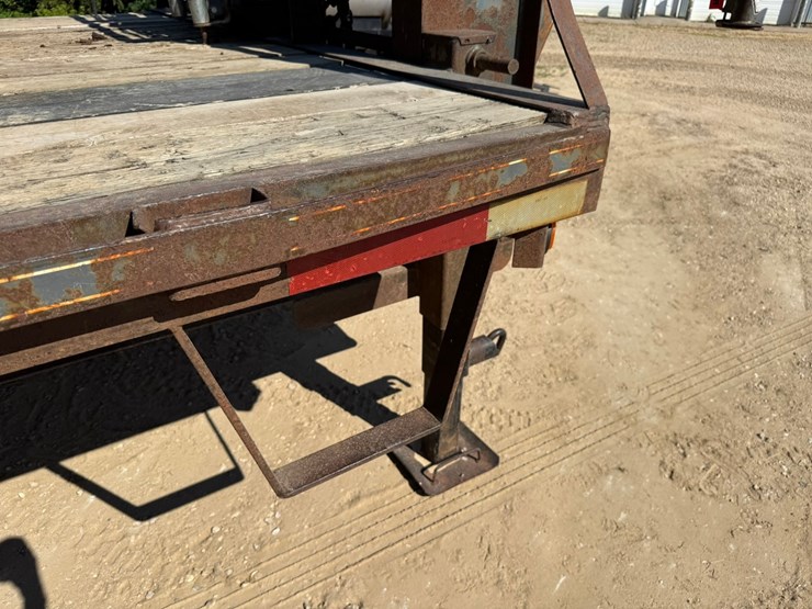 #1888-•-2004-friesen-welding-load-warrior-7-ton-gooseneck-trailer-image-30