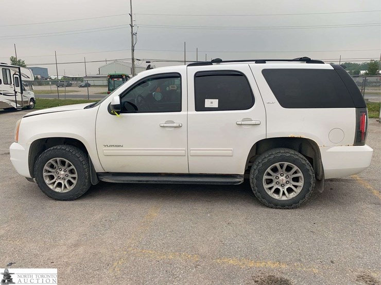 2011-gmc-yukon-image-8