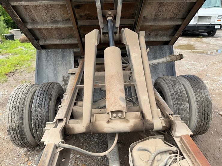 2007-chevrolet-3500-image-23