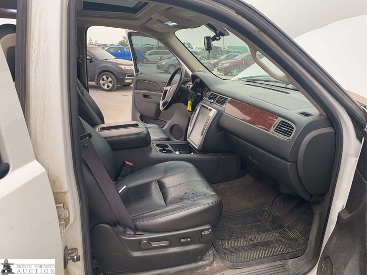 2011-gmc-yukon-image-16