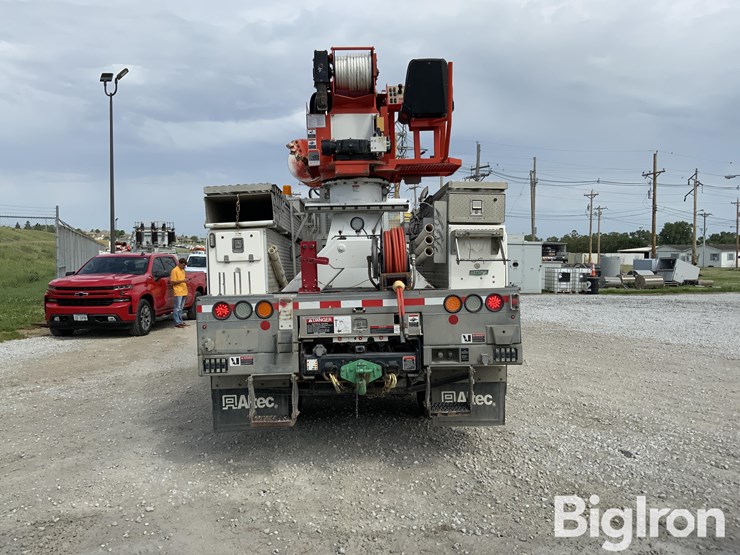 2014-freightliner-m2-106-image-6