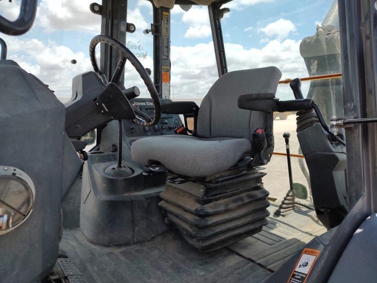 2016-deere-310sl-hl-image-31