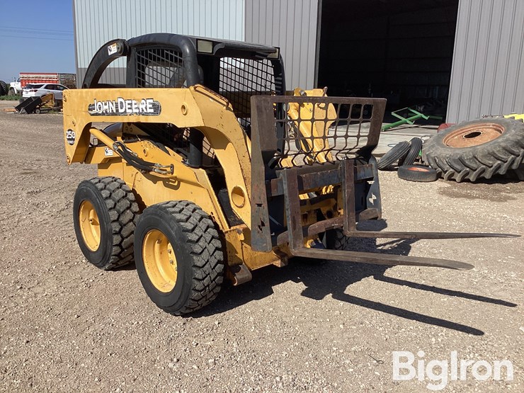 2003-john-deere-250-image-3