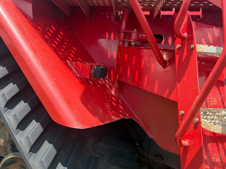 2014-case-ih-470-image-60