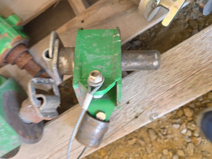 john-deere-hitch-parts,-pins,-&-safety-lights-image-19