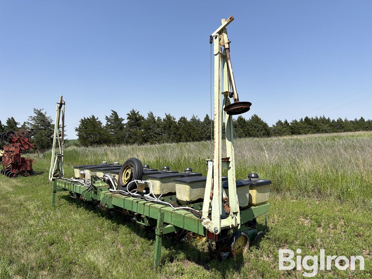 john-deere-7100-image-1