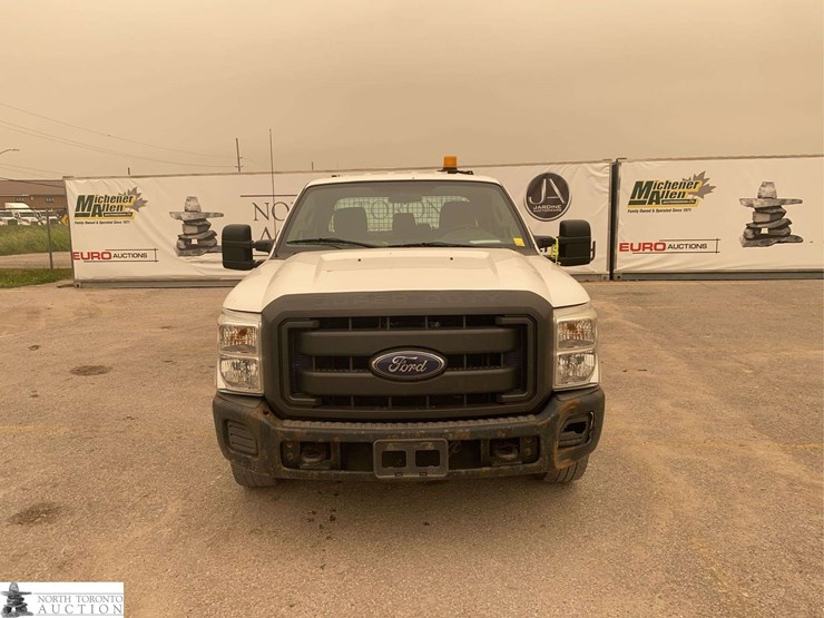 2015-ford-f350-image-2