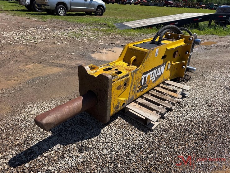 trojan-th200-hydraulic-hammer-/-breaker-excavator-attachment-image-2