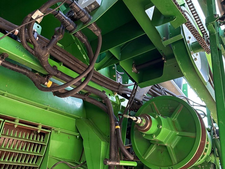 2011-john-deere-9770-sts-image-37