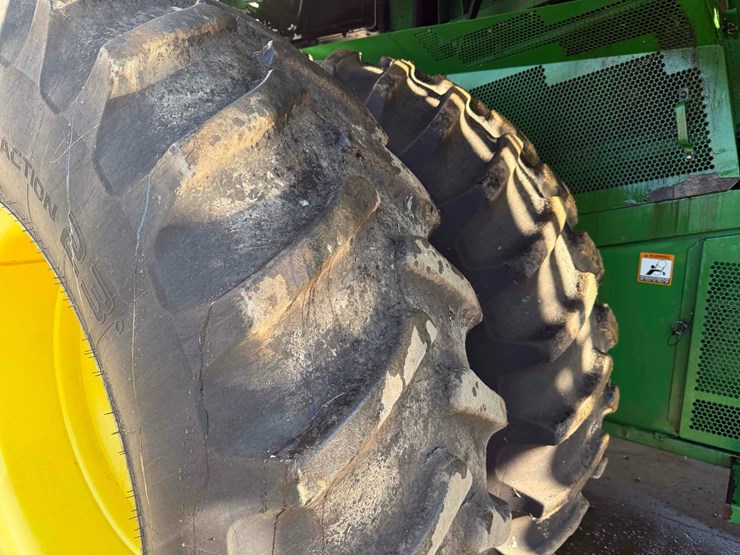 2011-john-deere-9760-combine-image-27