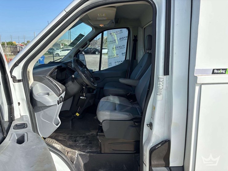 2015-ford-transit-image-11