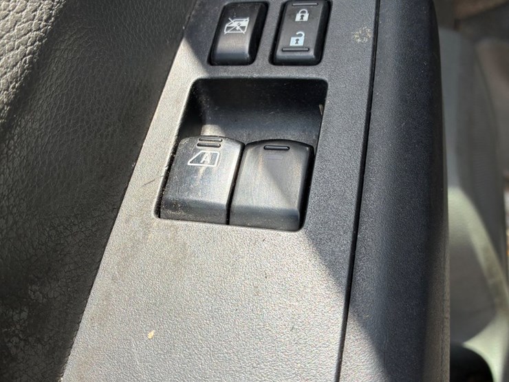 2019-nissan-nv2500-image-11