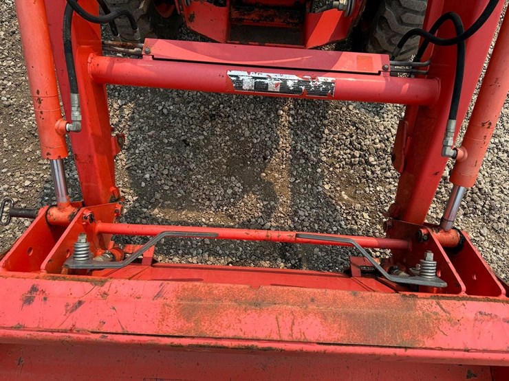2019-kubota-l2501d-image-10