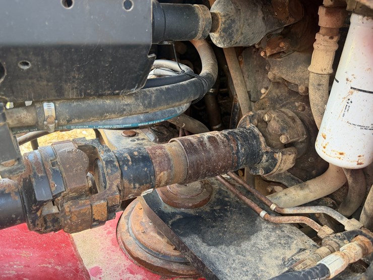 2014-case-ih-470-image-79