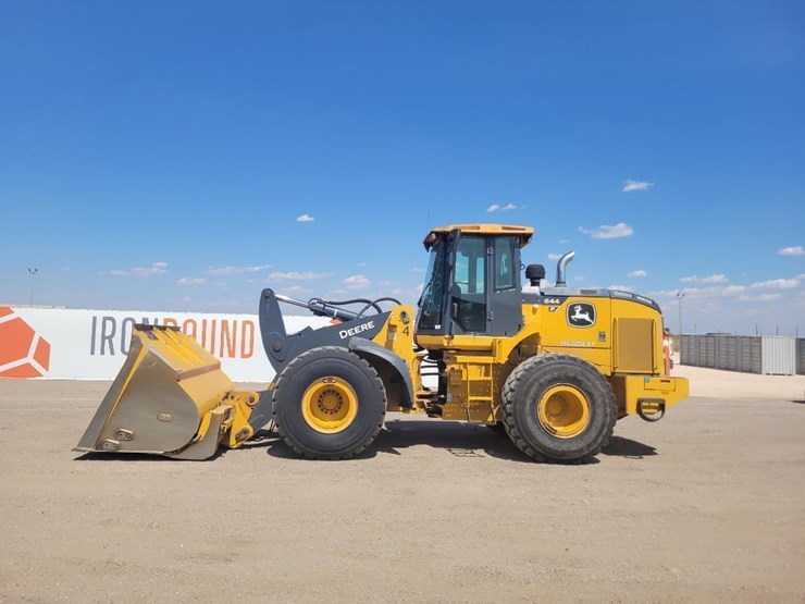 2022-john-deere-644-image-2