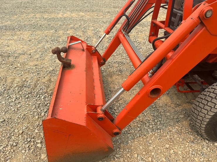 kubota-b2400-image-14