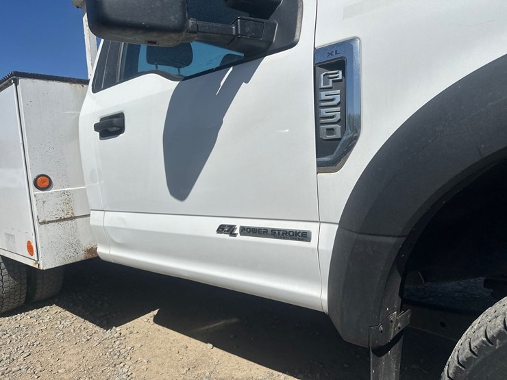 2019-ford-f550-image-13