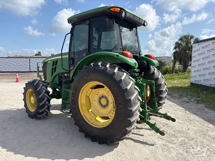 john-deere-6115d-image-4