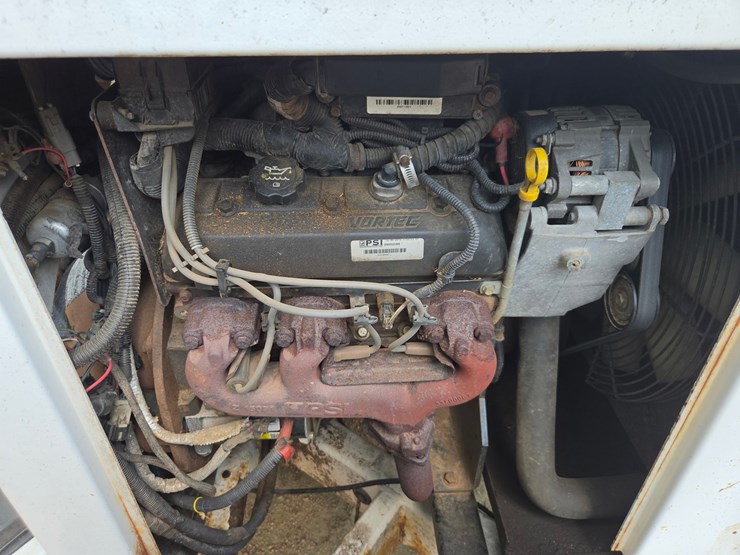 #1801-•-2016-altec-towable-wood-chipper-image-38