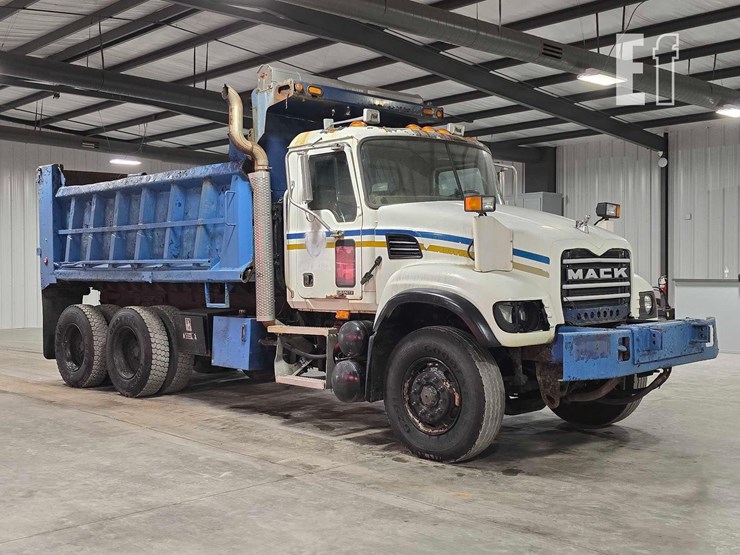 2007-mack-granite-cv713-image-2