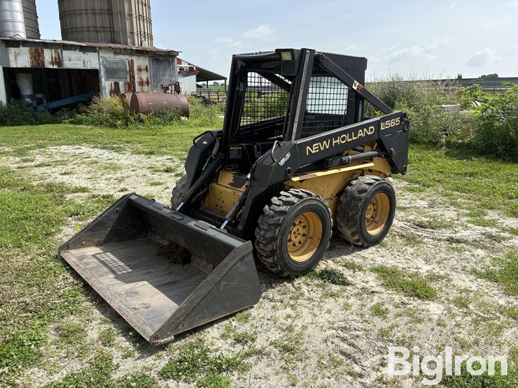 new-holland-lx565-image-1