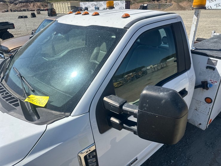 2019-ford-f550-image-23
