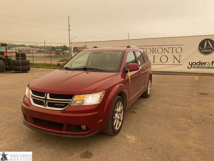 2011-dodge-journey-image-1