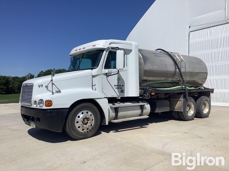 1999-freightliner-flc120-image-1