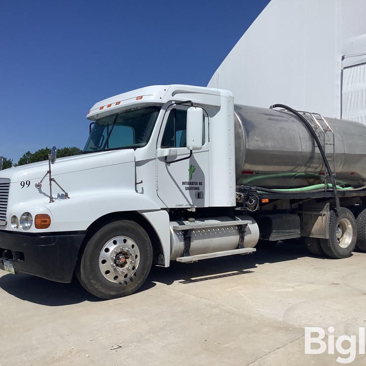 1999 FREIGHTLINER FLC120