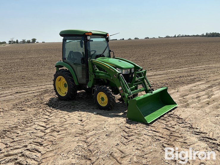 2024-john-deere-3046r-image-3