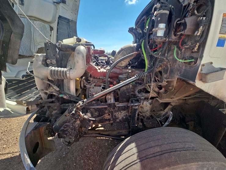 2014-mack-cxu613-600-tandem-axle-dual-cab-behind-engine-truck-tractor-image-27