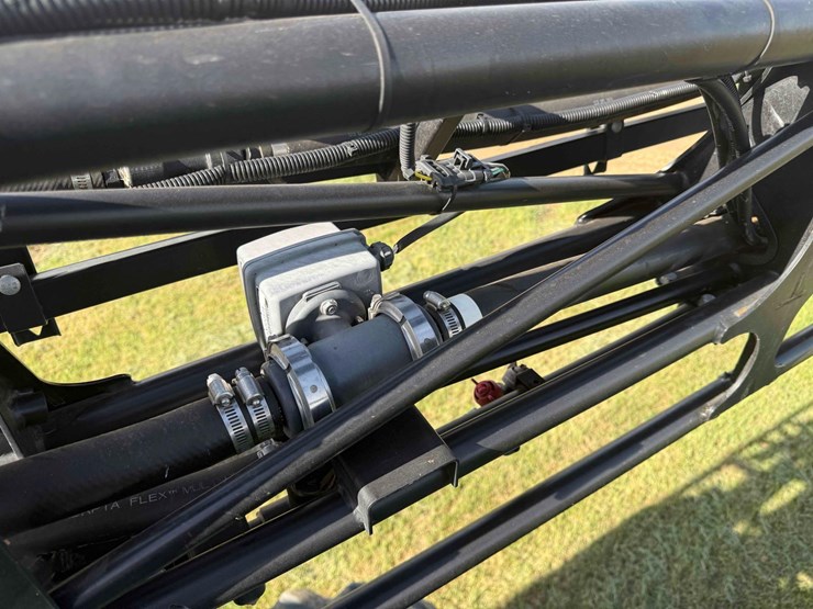2011-john-deere-4830-image-41