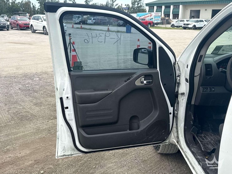 2018-nissan-frontier-image-13