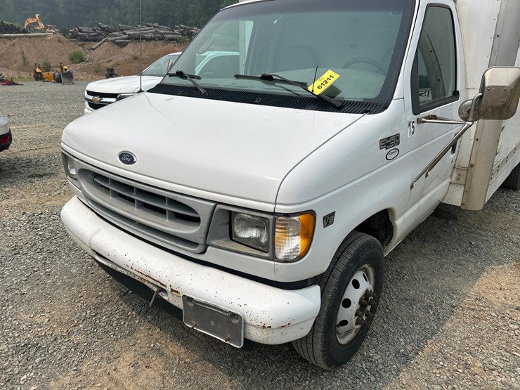 2002-ford-e450-image-9