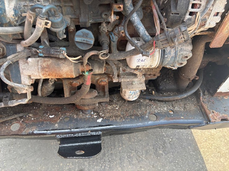 2013-bobcat-s630-image-38