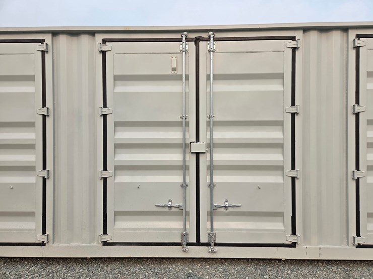 #5151-•-40'-(5)-door-shipping-contianer-image-10