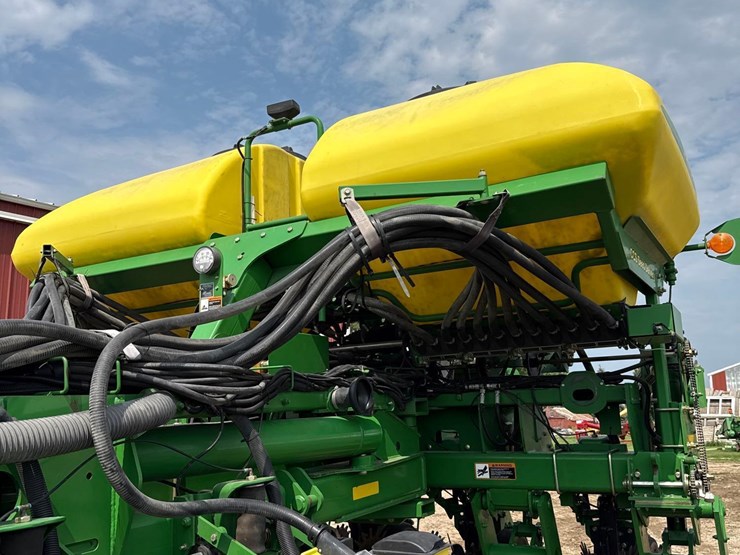 2006-john-deere-1770nt-image-46